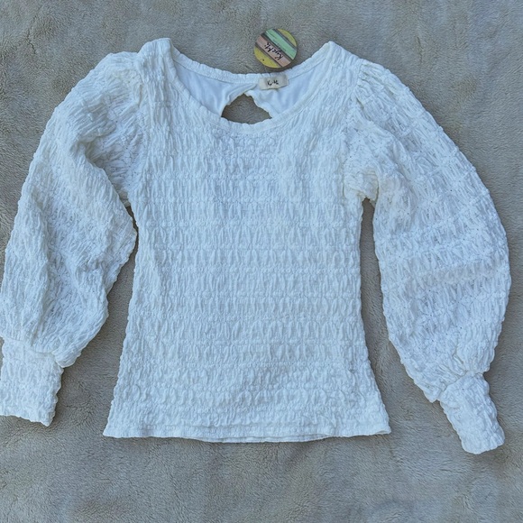 New with tags Kyemi smocked top with keyhole back L - Picture 5 of 8